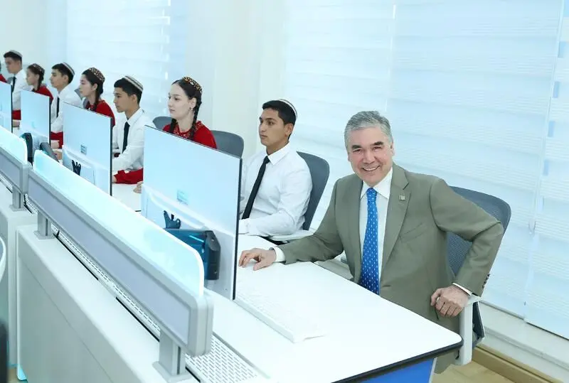 Türkmenistanda eýeçiligiň döwlete dahylsyz görnüşdäki ilkinji ýokary okuw mekdebi açyldy
