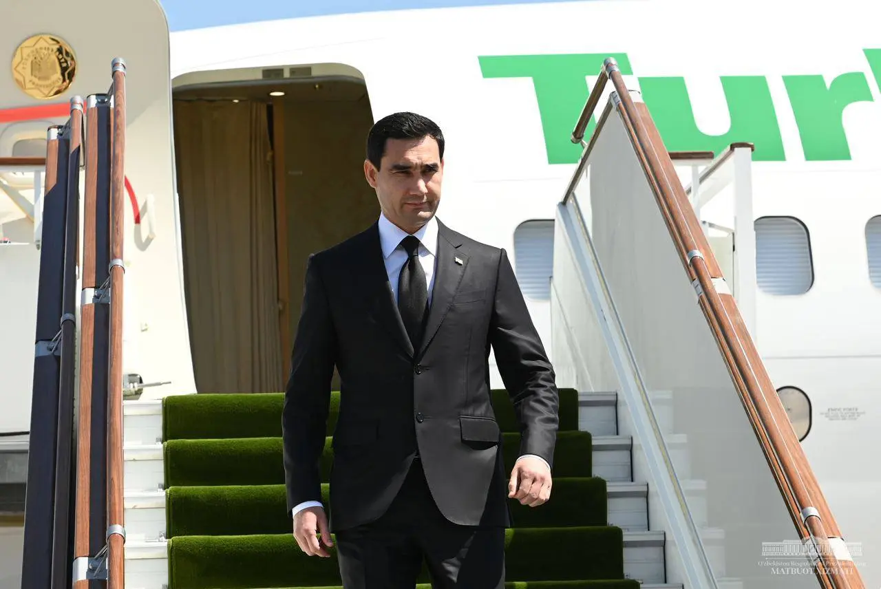 Türkmenistanyň Prezidenti Hytaýa saparyny tamamlap, Aşgabada geldi